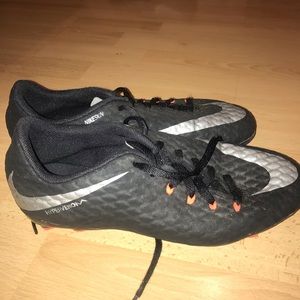 Youth boy cleats!